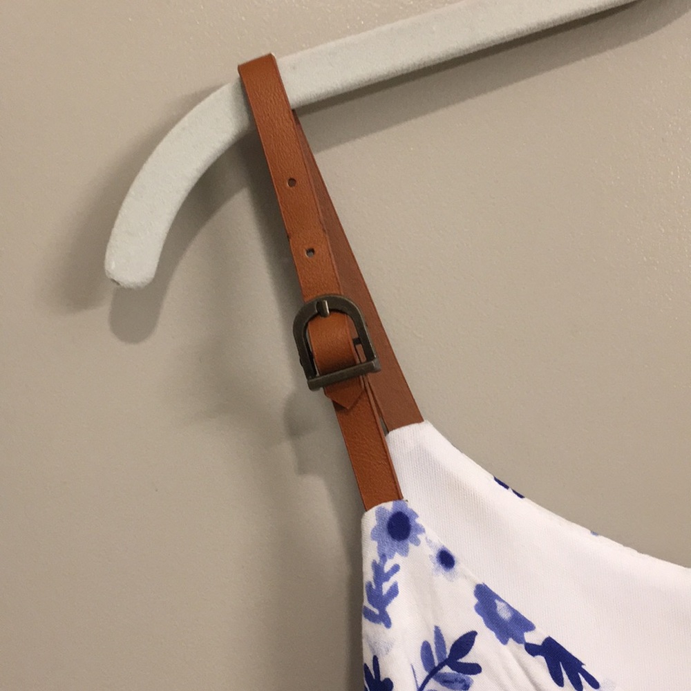 White and blue romper - Picture 2 of 3